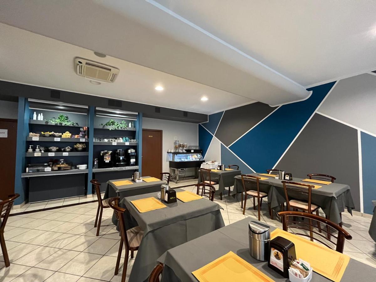 Hotel Bussana Porto Tolle Exterior foto